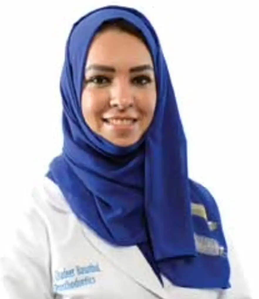 د. غدير أسلم باسنبل أستاذة مساعدة واستشارية التركيبات وتجميل وزراعة الأسنان